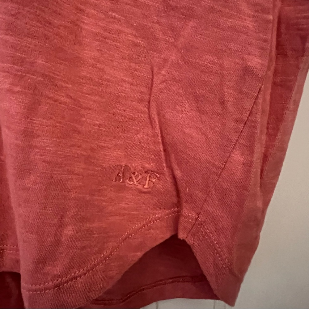 Abercrombie & Fitch Coral V-Neck Pocket Tee - Picture 4 of 5